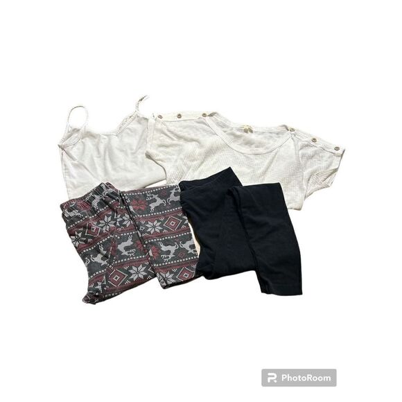 Women’s clothing bundle  - Picture 1 of 5